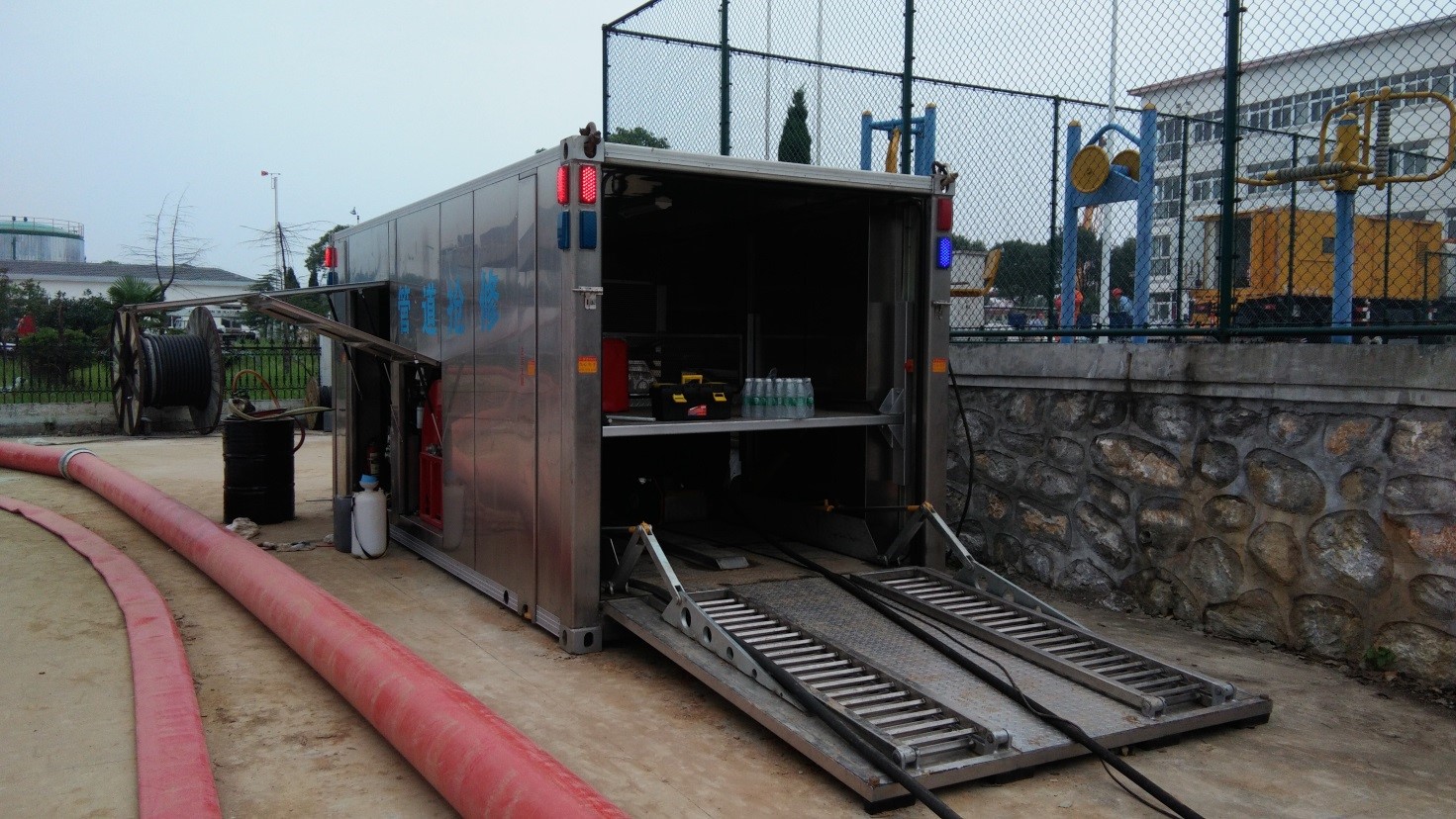 集装箱式子母式供排水抢险车