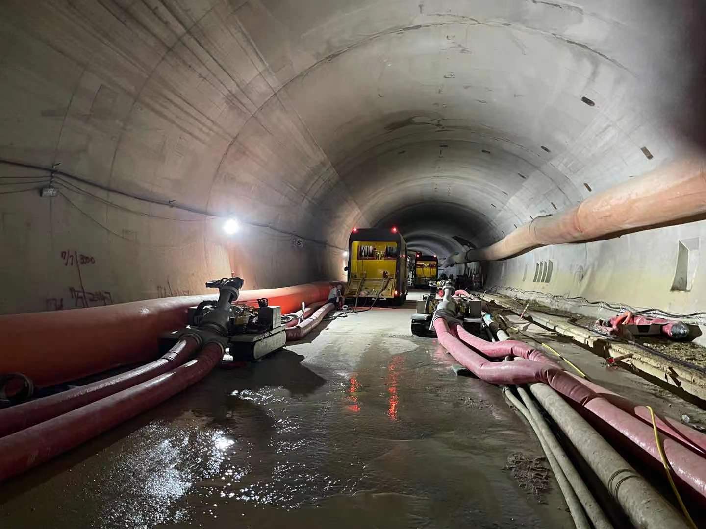 专家分析珠海石景山隧道事故地质情况：水文地质条件及隧道结构较复杂，对救援造成困难_监测
